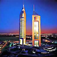 ОАЭ. Дубаи. Торговый Бульвар Эмирейтс Тауэрз